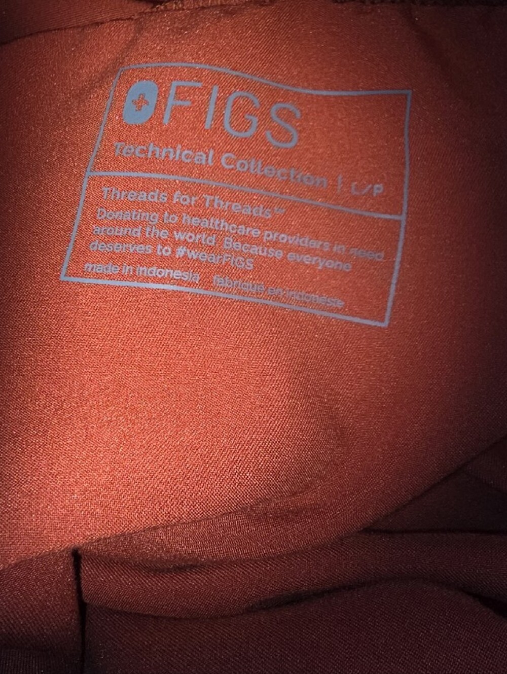 Figs Rust Scrub Set with Light Pink Drawstring - Picture 3 of 4